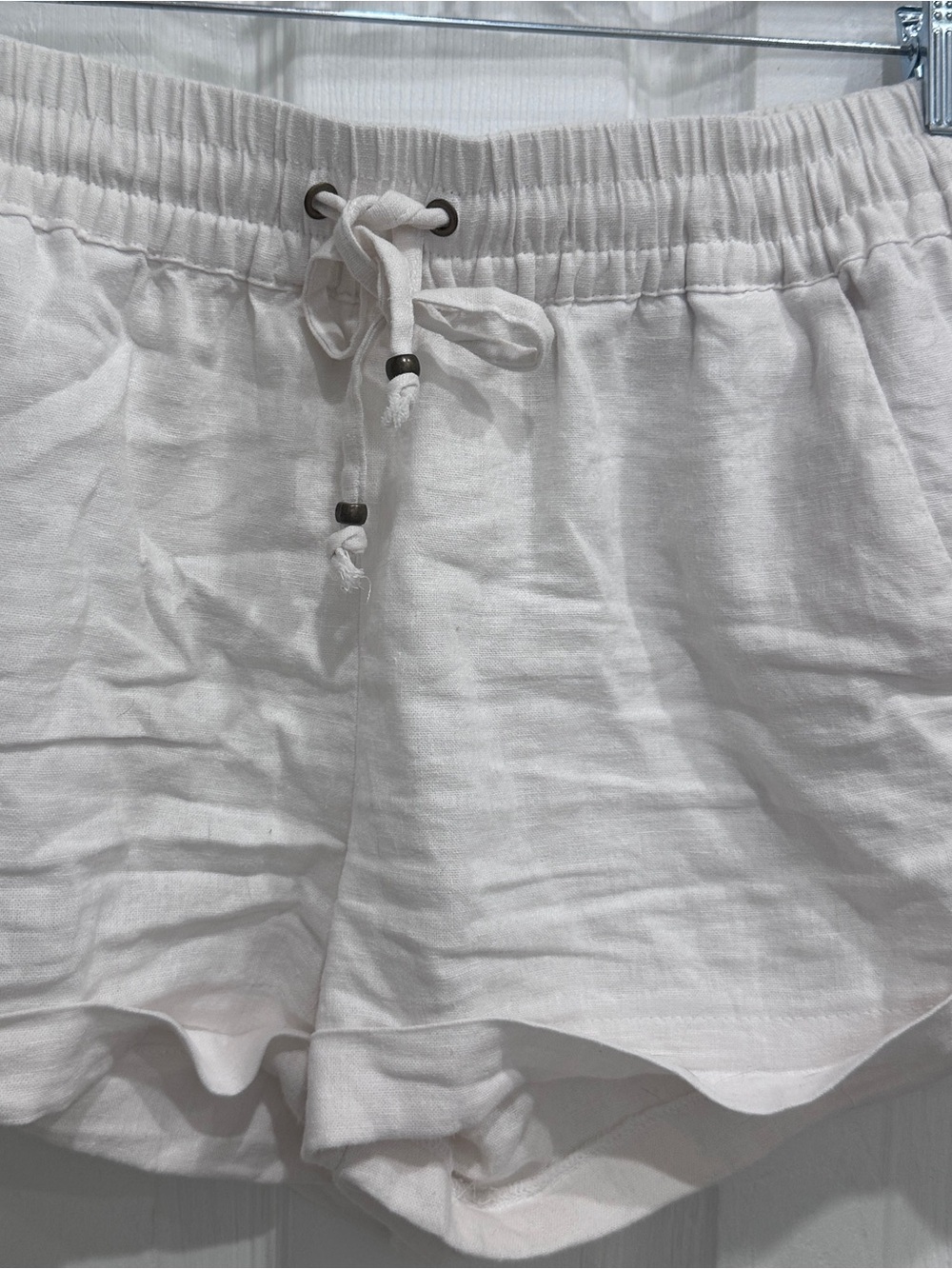 Love Tree White Elastic Drawstring Linen-Style Shorts